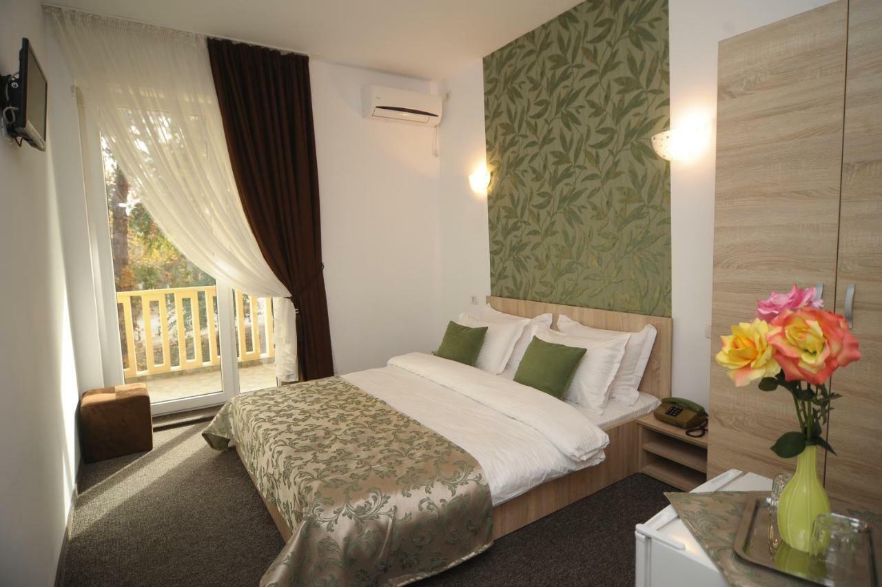 Hotel Pinguin Eforie Nord Esterno foto